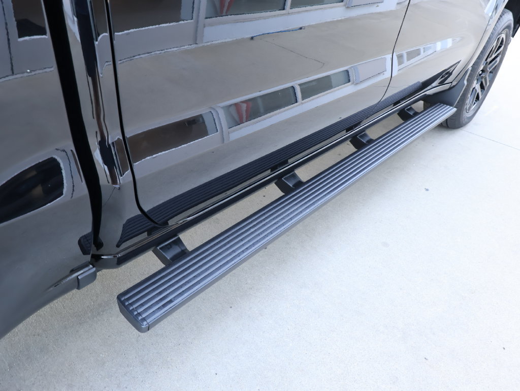 Used 2023 Chevrolet Silverado 1500 Custom AWD/4WD image 35