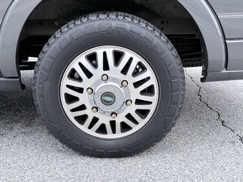 Used 2022 Ford Transit 150 Low Roof AWD image 40