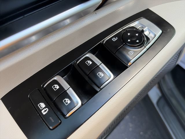 Used 2020 Kia Telluride S FWD image 17
