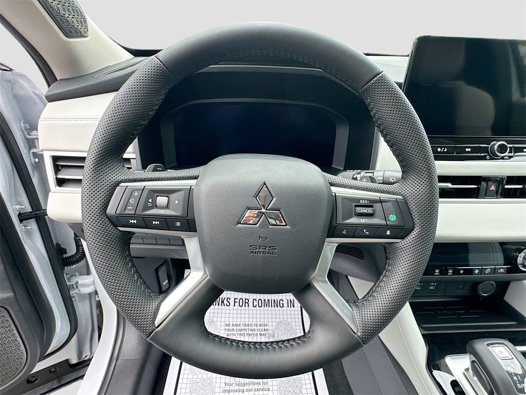 New 2025 Mitsubishi Outlander SE image 11