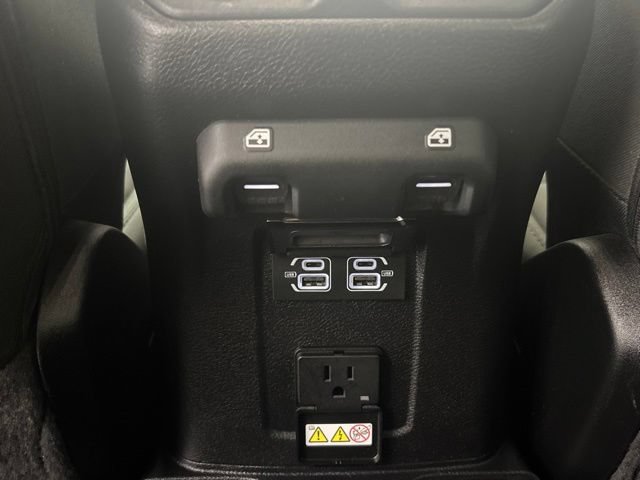 Used 2021 Jeep Wrangler Unlimited Sahara w/ LED Lighting Group AWD/4WD image 21