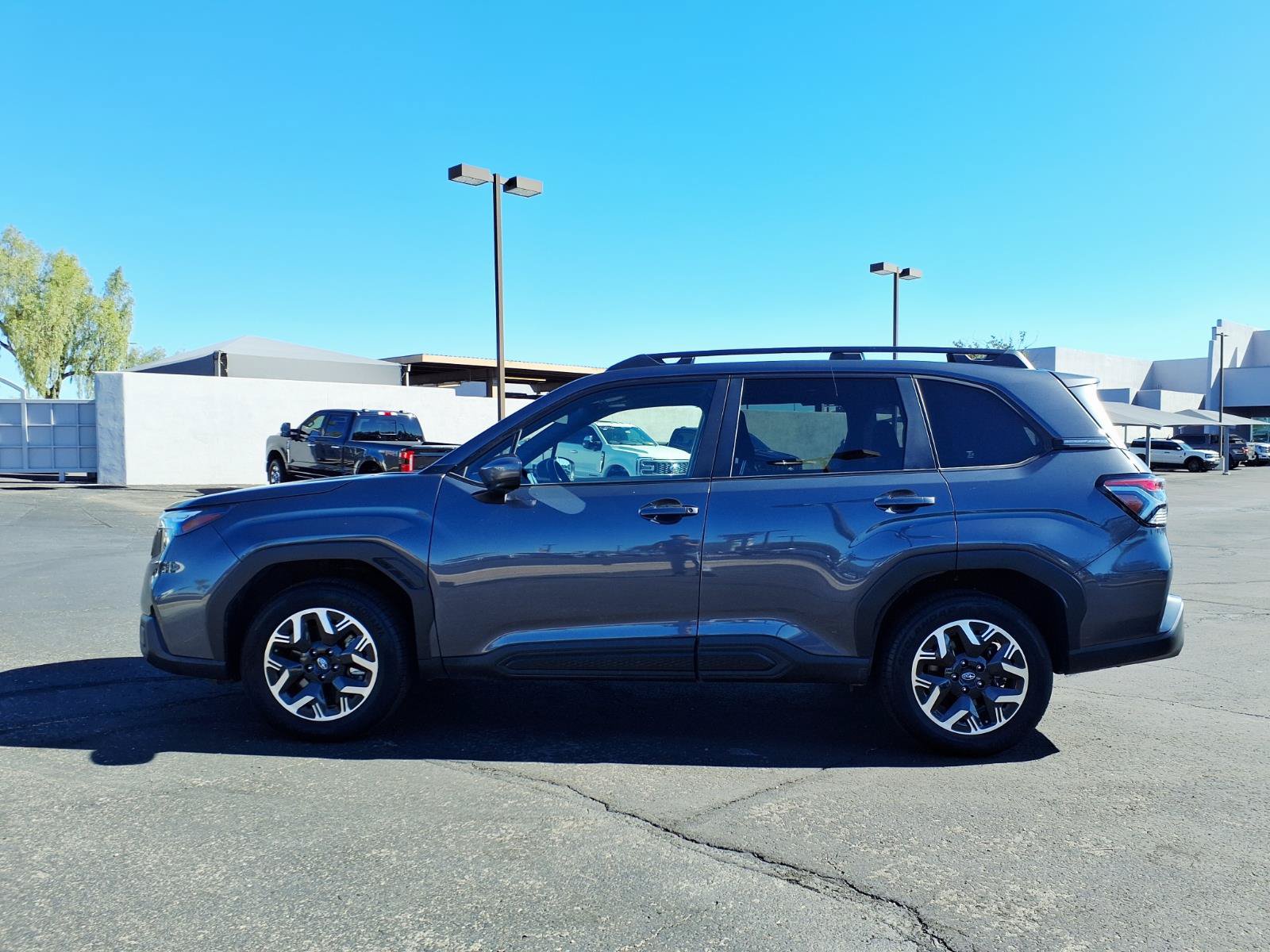 Used 2025 Subaru Forester Premium AWD/4WD image 2