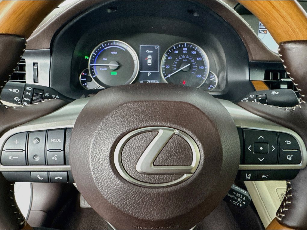 Used 2017 Lexus ES 300h w/ Luxury Package FWD image 16