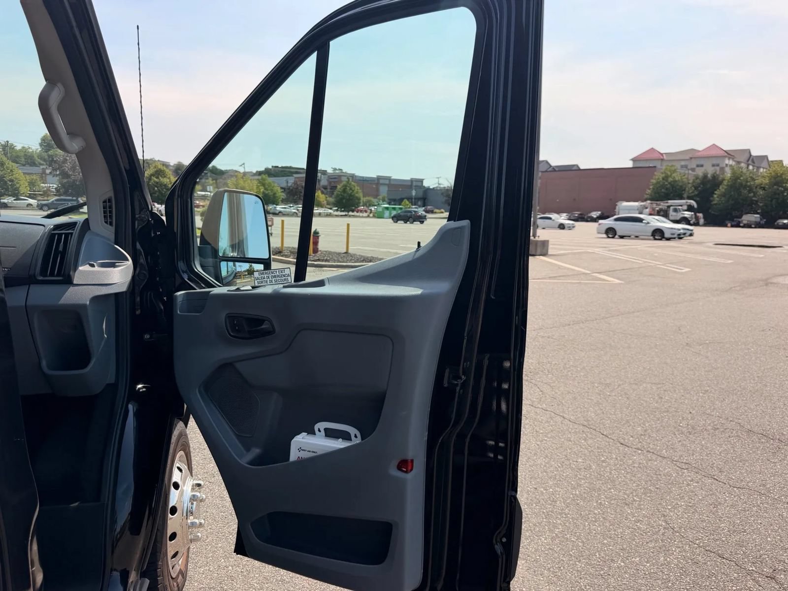 Used 2018 Ford Transit 350 XLT RWD image 10