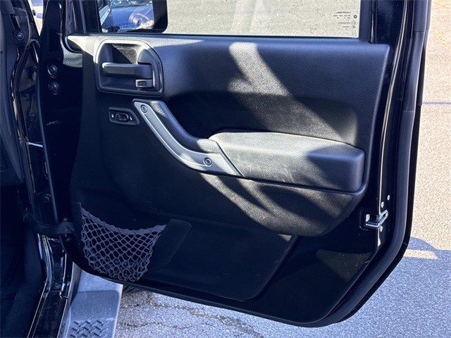 Used 2013 Jeep Wrangler Unlimited Rubicon w/ Dual Top Group image 8