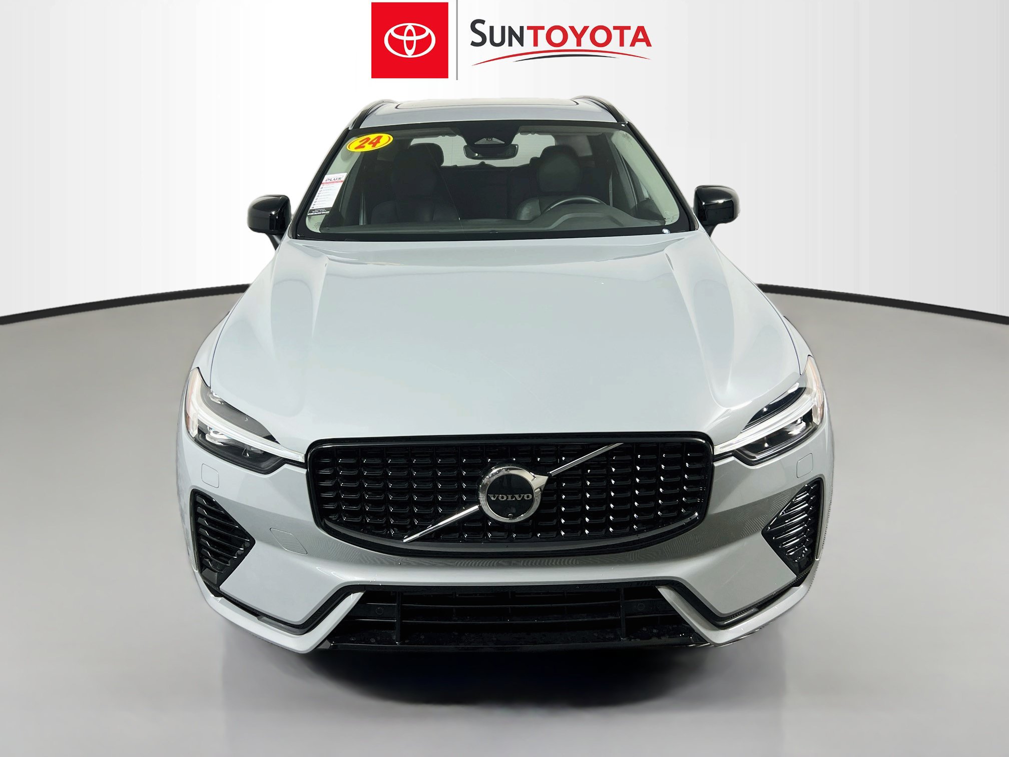Used 2024 Volvo XC60 T8 Plus w/ Protection Package Premier AWD/4WD image 10