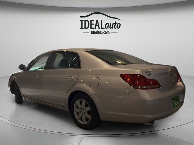 Used 2008 Toyota Avalon XL image 3