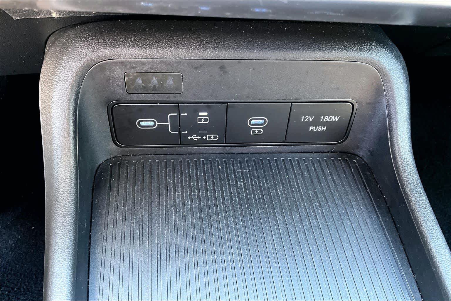 Certified 2025 Hyundai Kona SEL AWD/4WD image 34