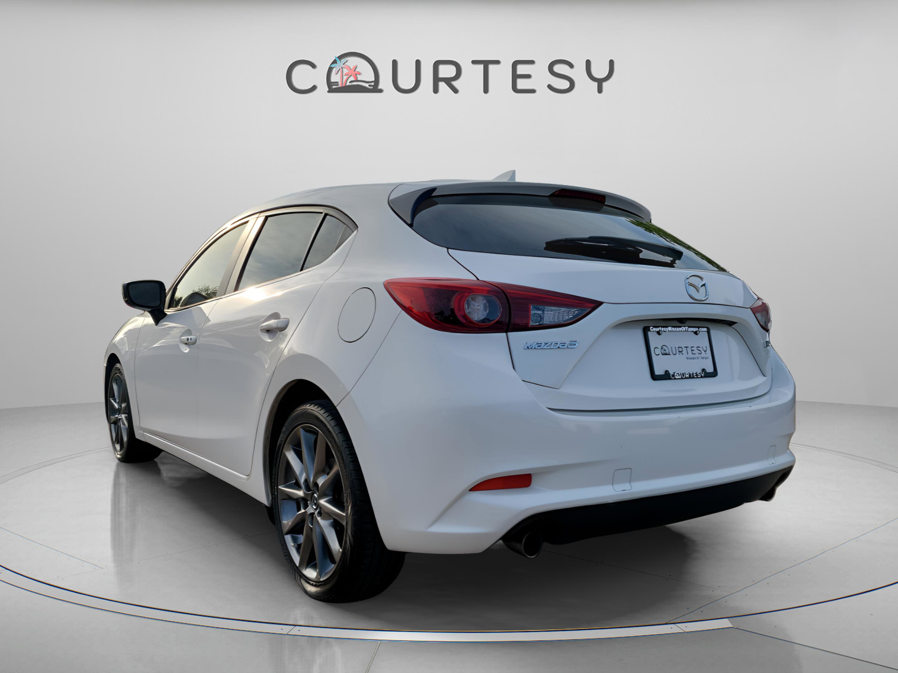 Used 2018 MAZDA MAZDA3 Grand Touring w/ Premium Equipment Package image 2