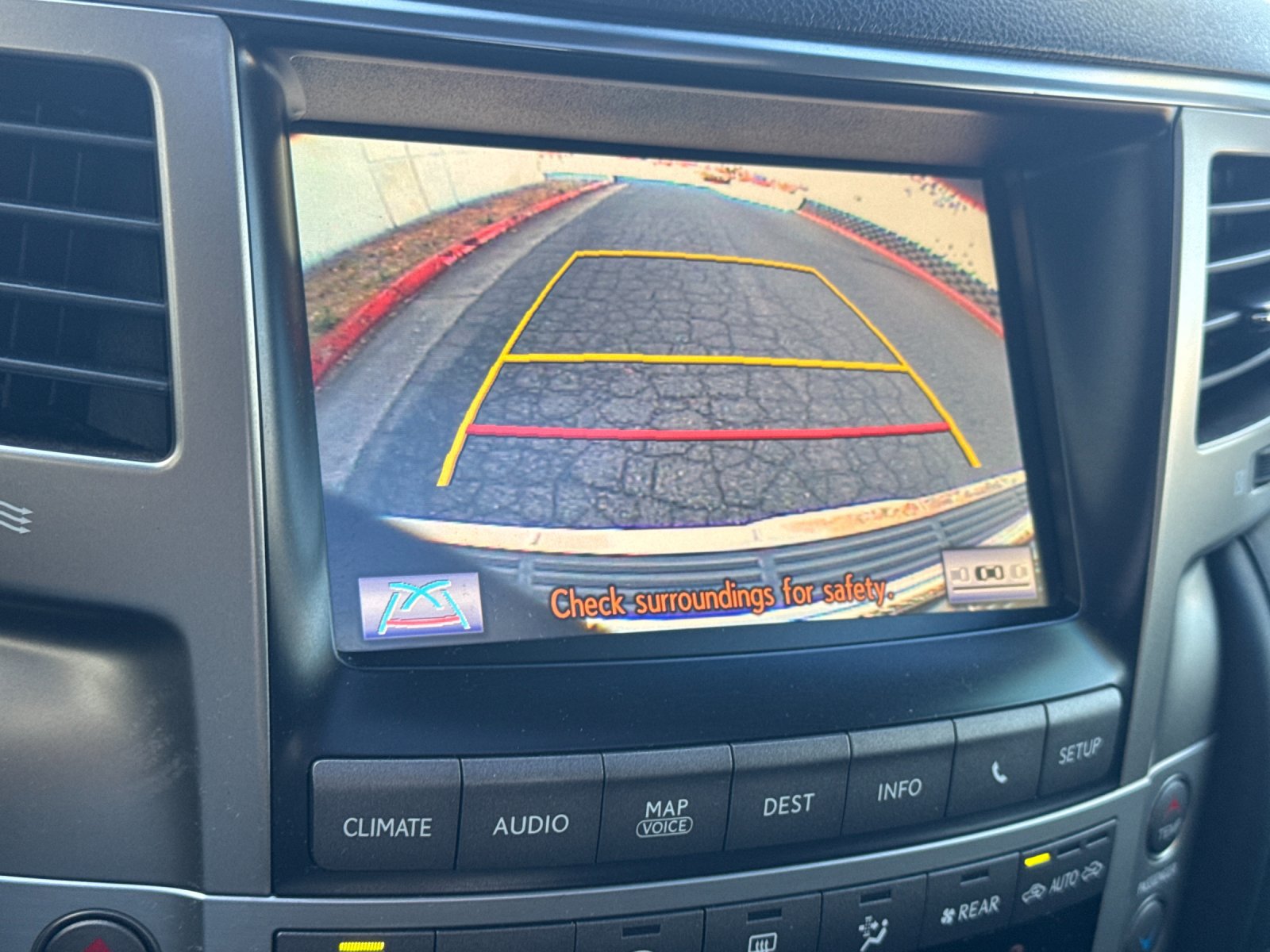 Used 2015 Lexus LX 570 4WD image 20