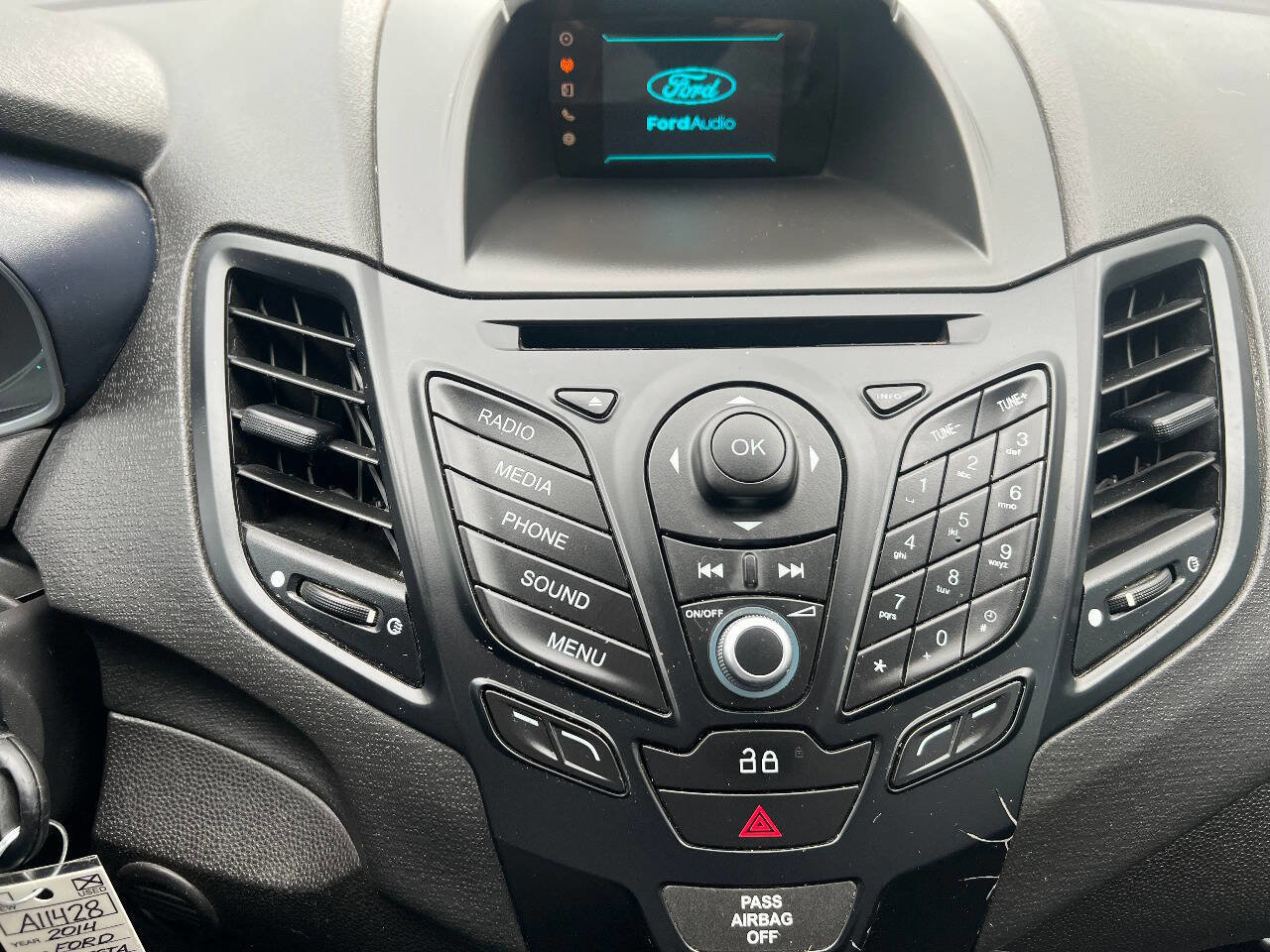 Used 2014 Ford Fiesta SE FWD image 33