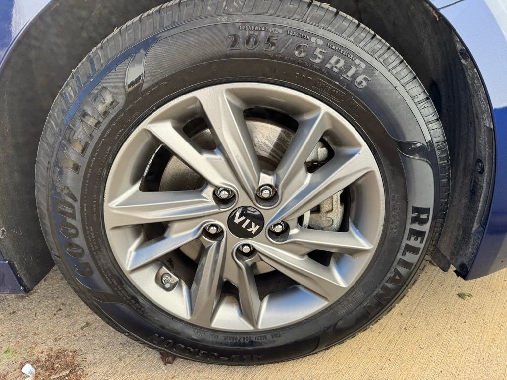 Used 2019 Kia Optima LX image 8