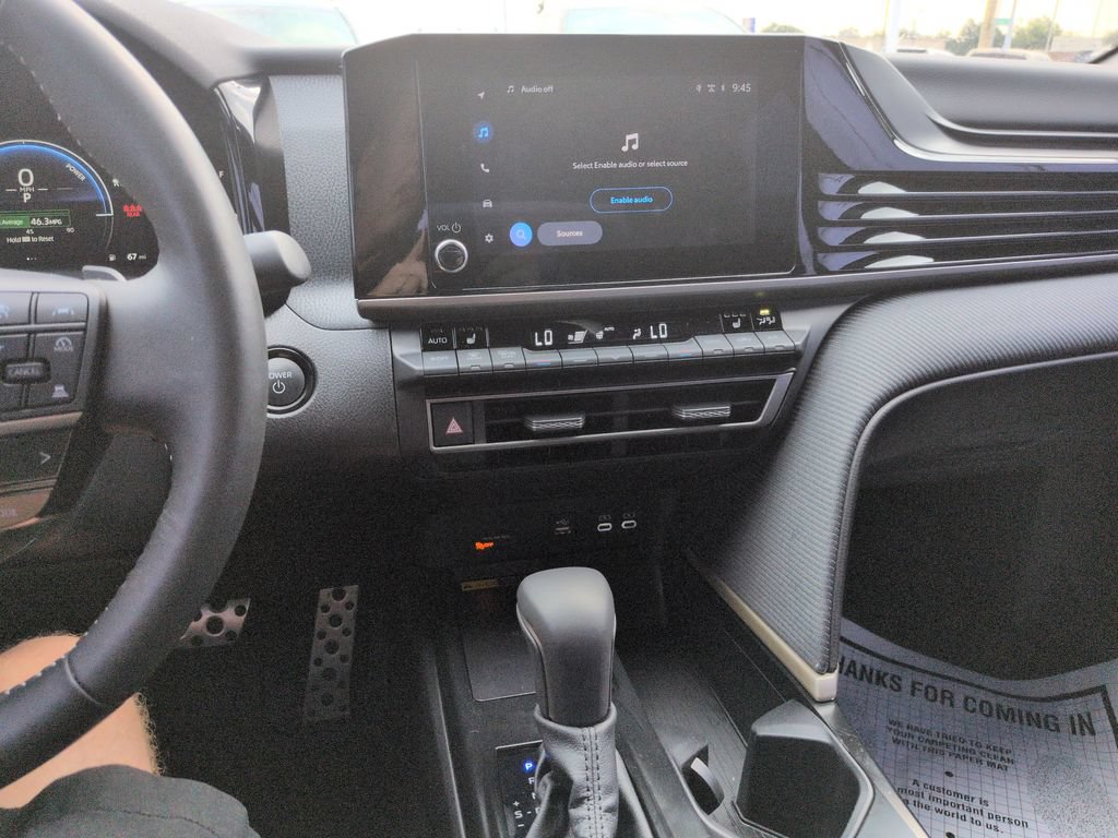 Used 2025 Toyota Camry SE FWD image 17