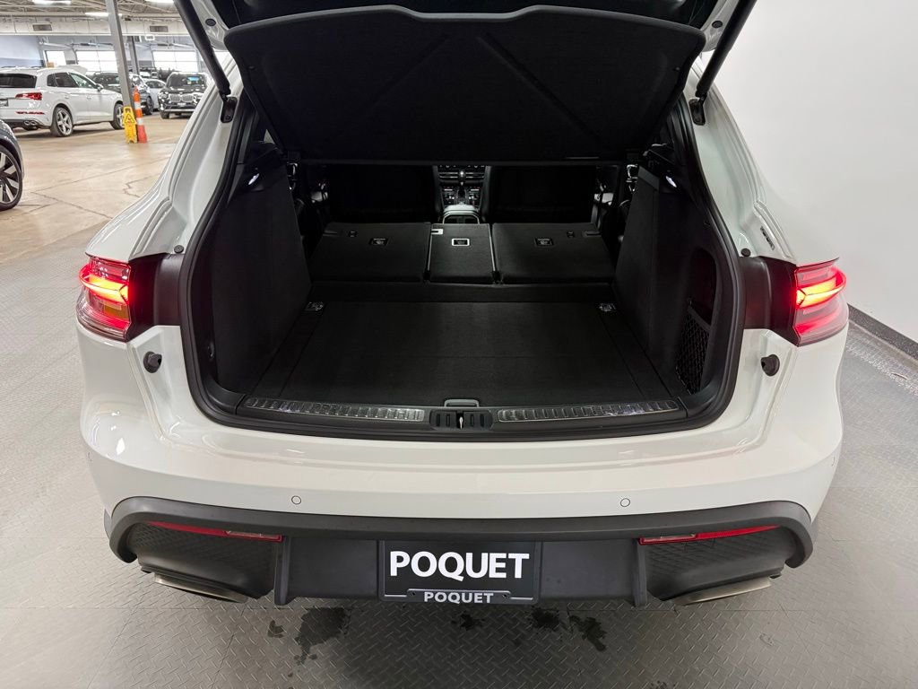 Used 2023 Porsche Macan AWD/4WD image 22