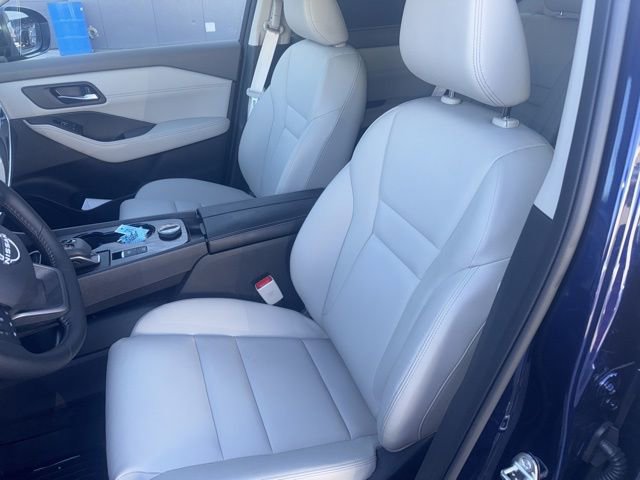 Used 2025 Nissan Rogue SL w/ SL Premium Package image 10