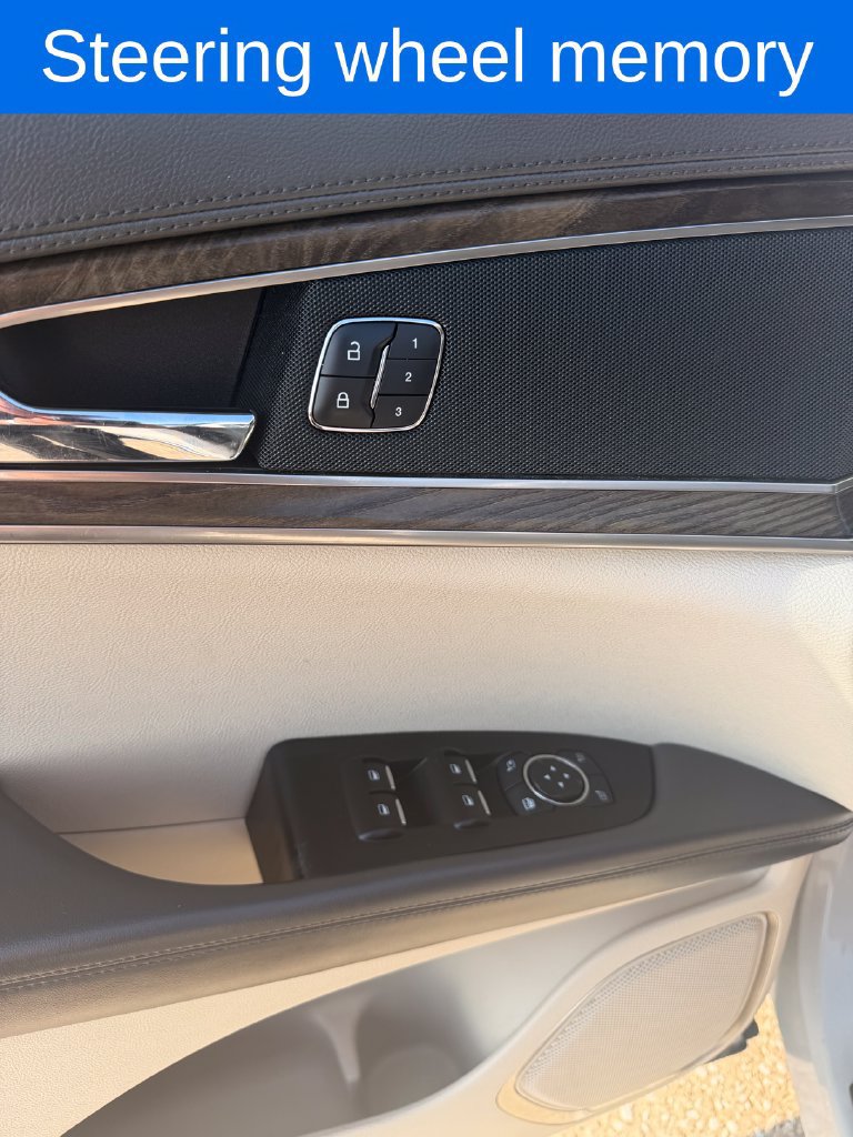 Used 2019 Lincoln Nautilus Select AWD/4WD image 9