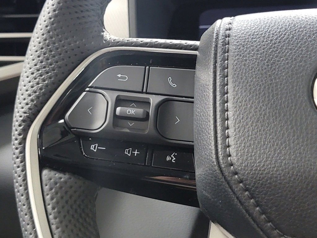 Used 2024 Toyota Sequoia Limited image 34