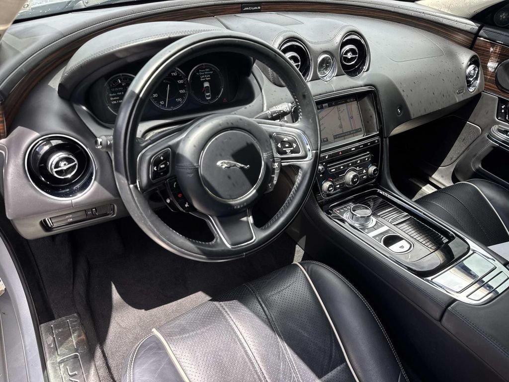 Used 2015 Jaguar XJ L Portfolio RWD image 19