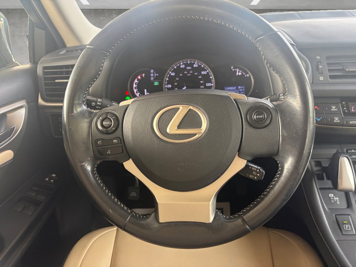 Used 2016 Lexus CT 200h w/ Seat Comfort Package FWD image 25