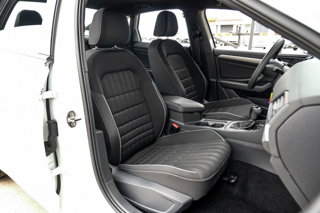 Used 2022 Volkswagen Jetta Sport image 42