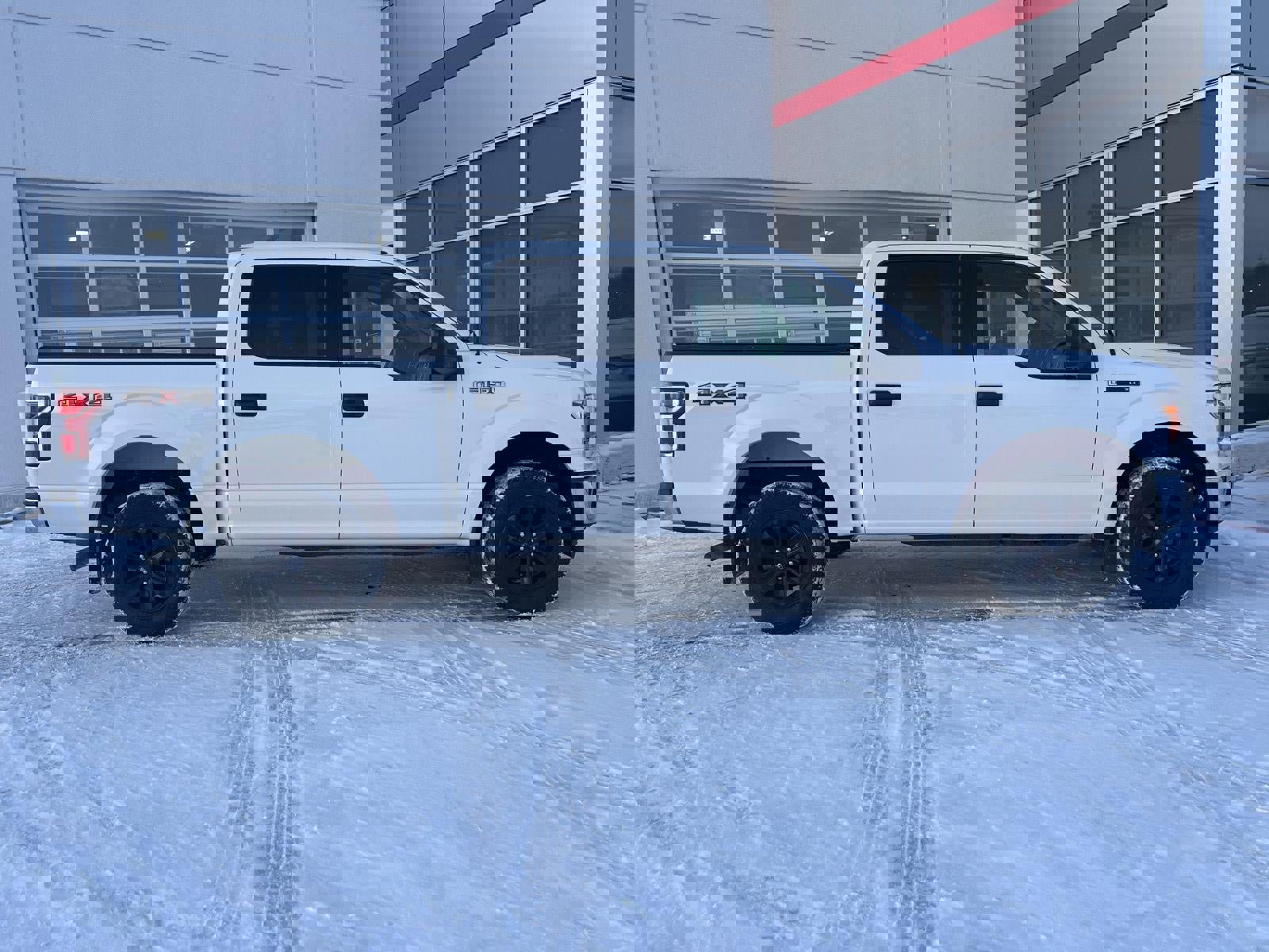 Used 2018 Ford F150 XLT w/ Trailer Tow Package image 11