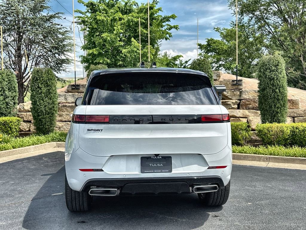 New 2026 Land Rover Range Rover Sport Dynamic SE AWD/4WD image 4