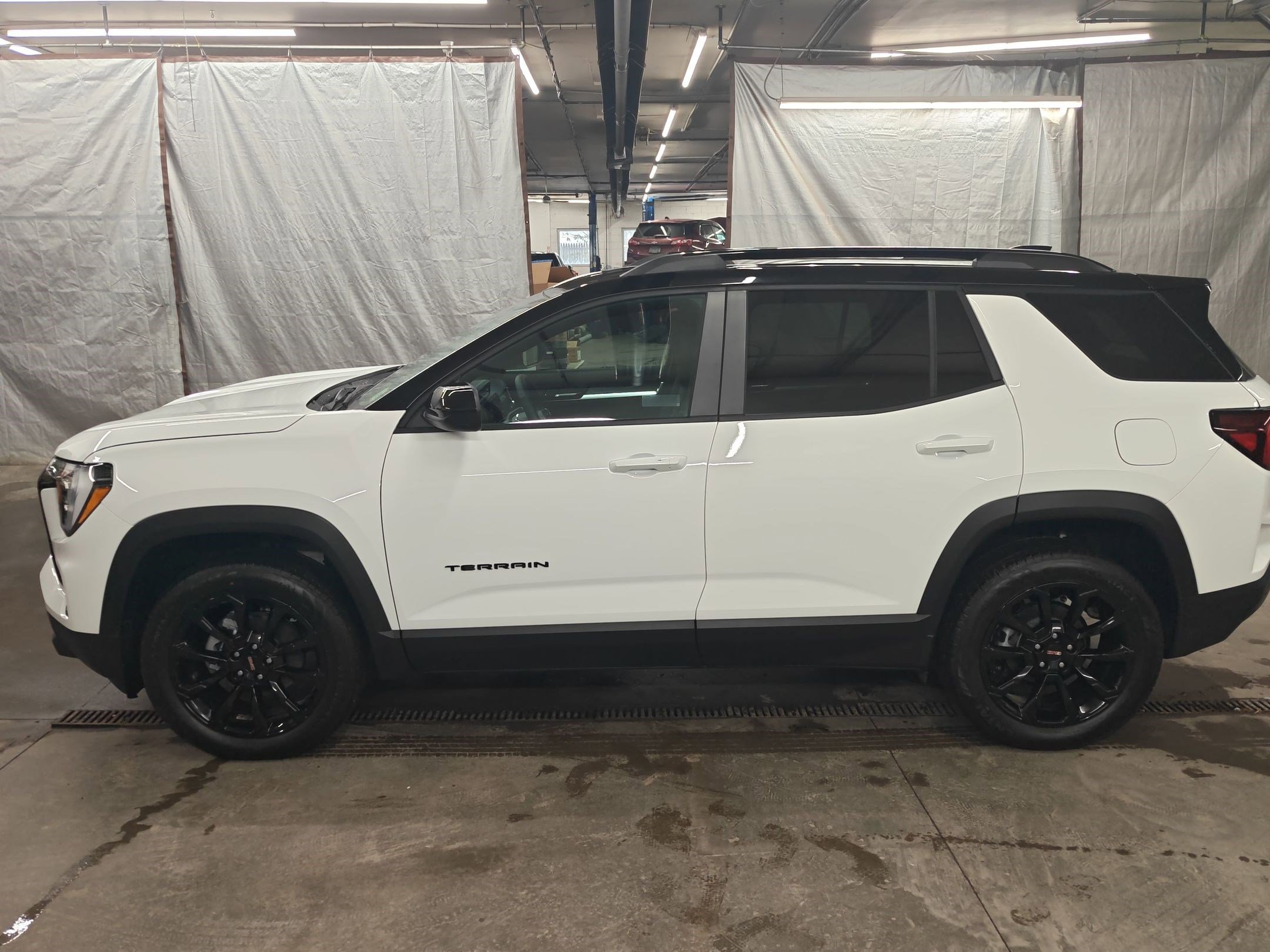 Used 2026 GMC Terrain Elevation w/ Elevation Premium Package image 2