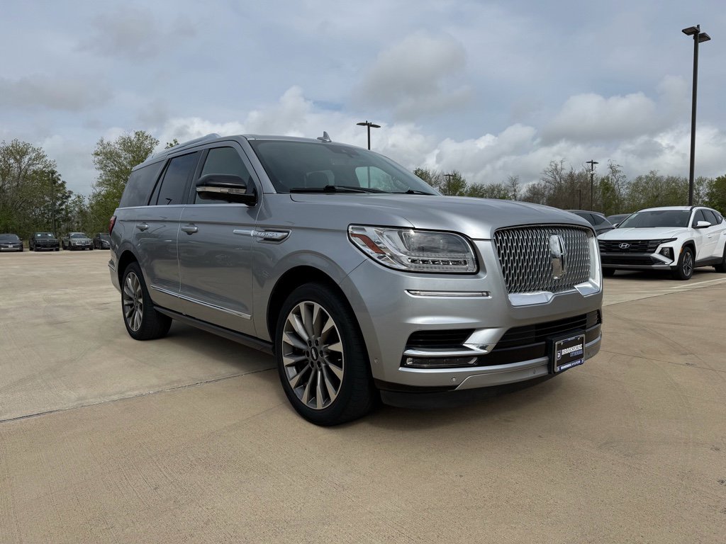 Used 2020 Lincoln Navigator Reserve image 2