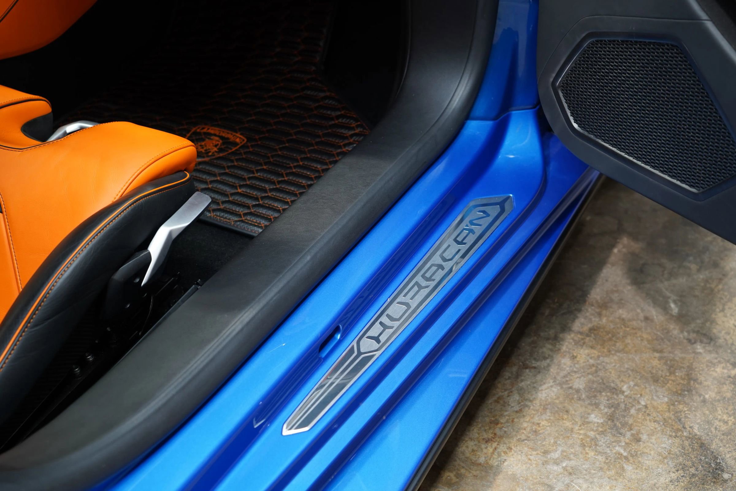 Used 2020 Lamborghini Huracan EVO image 56