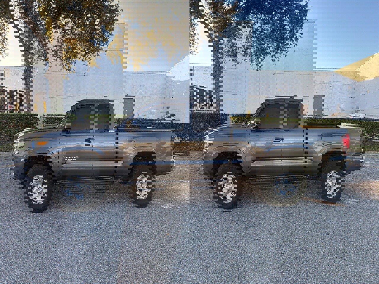 Used 2021 Toyota Tacoma SR5 image 2