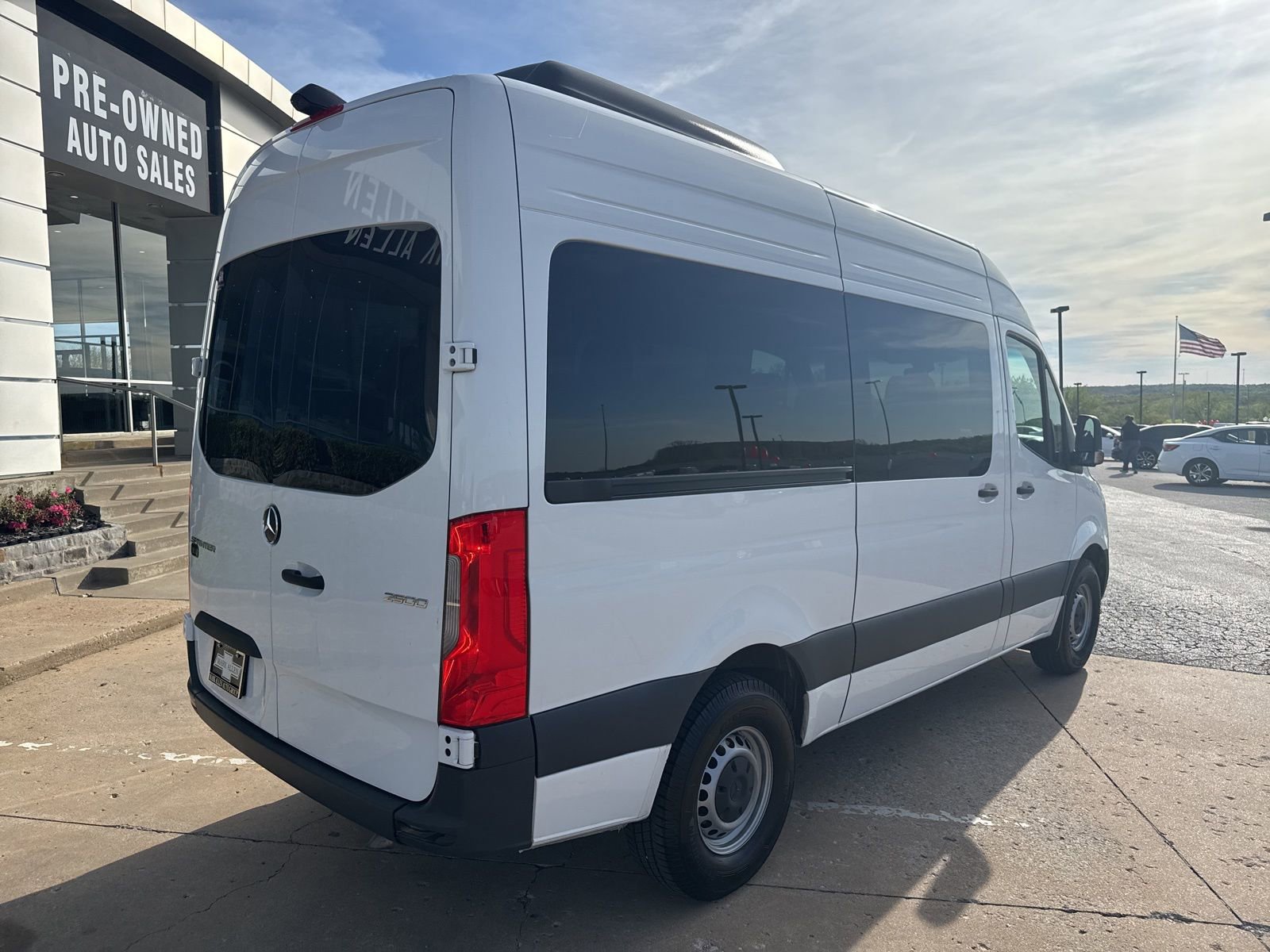 Used 2024 Mercedes-Benz Sprinter 2500 image 3