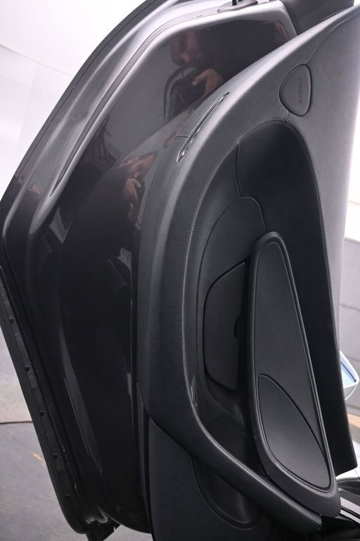 Used 2019 McLaren 570S Spider RWD image 13