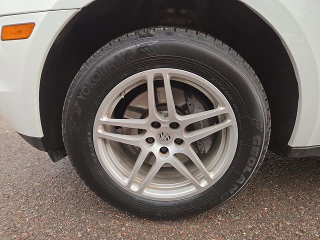 Used 2017 Porsche Macan image 9