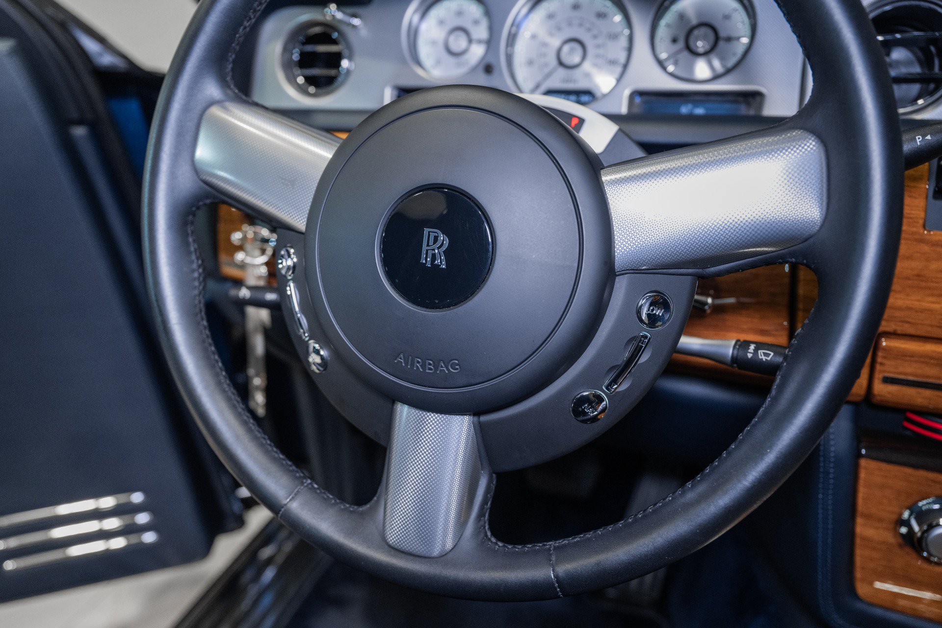 Used 2011 Rolls-Royce Phantom Sedan RWD image 78