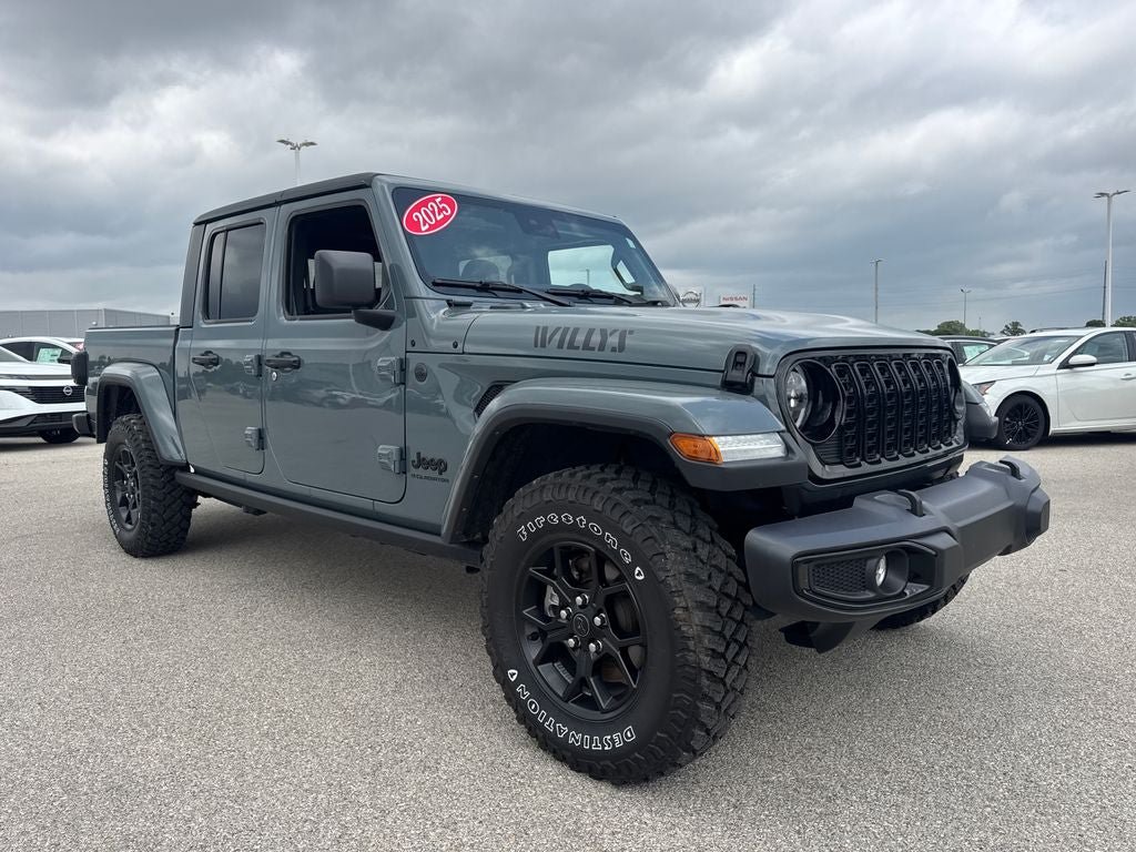 Used 2025 Jeep Gladiator Overland AWD/4WD image 8