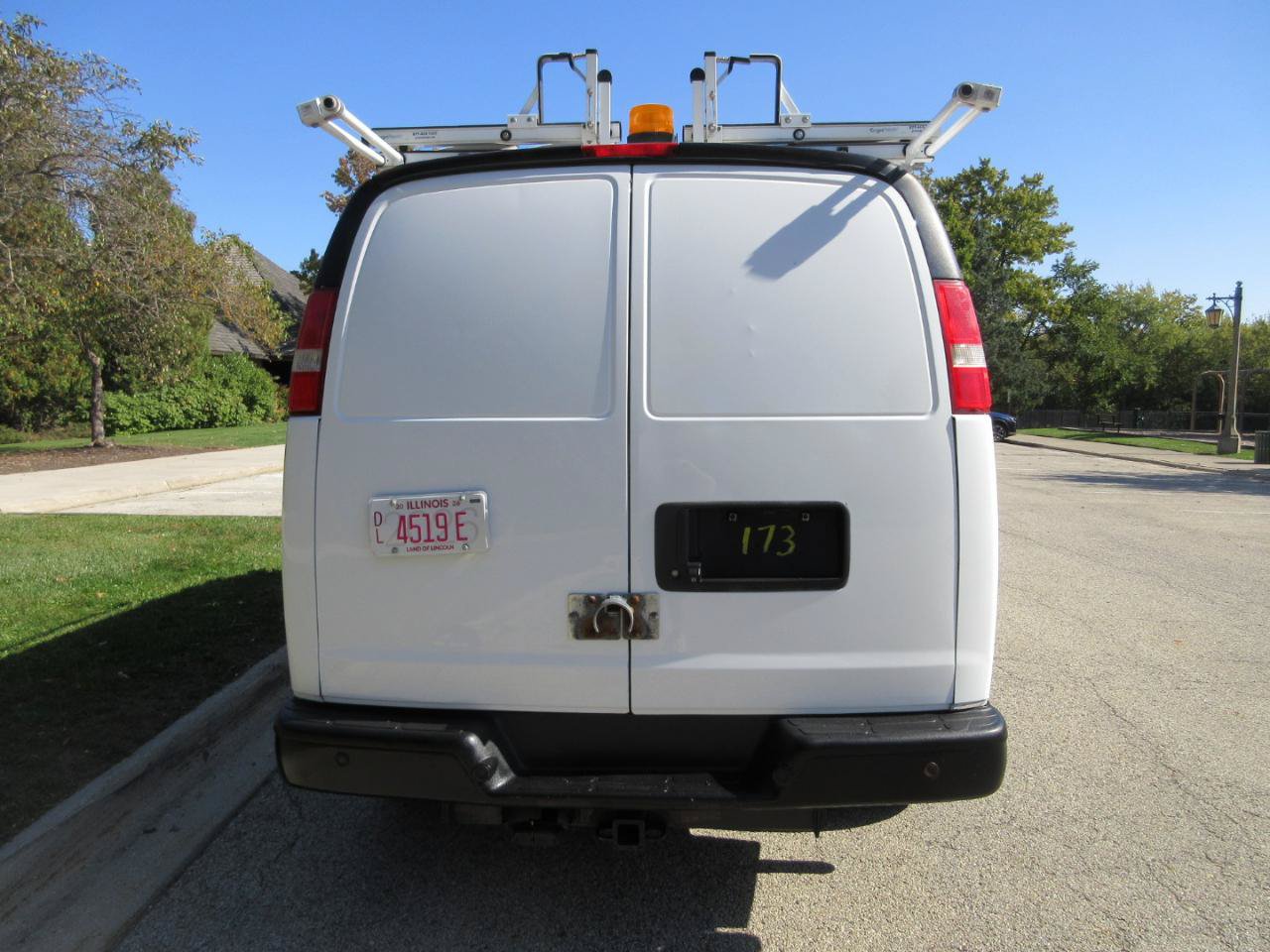 Used 2017 Chevrolet Express 2500 RWD image 11