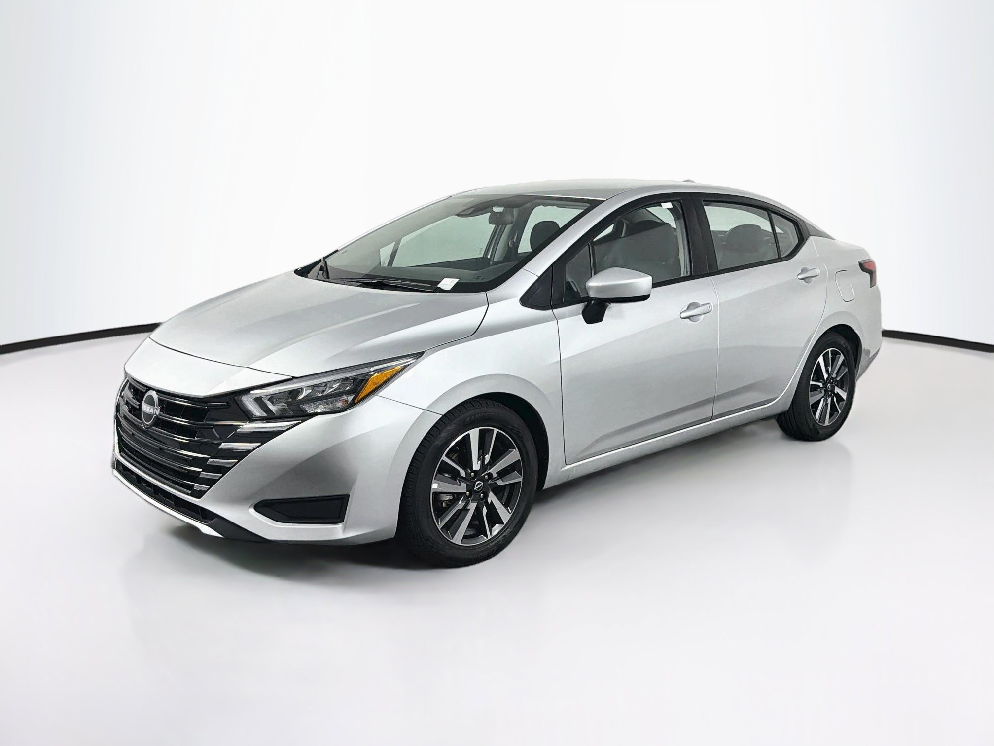 Used 2025 Nissan Versa SV FWD image 3