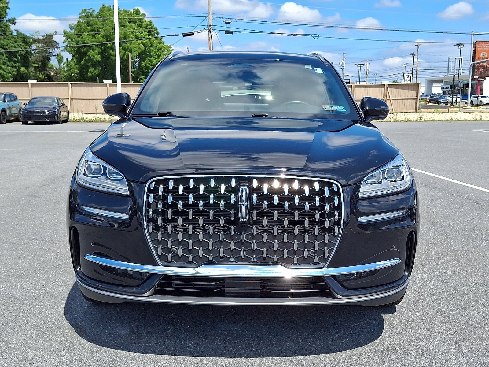 Used 2023 Lincoln Corsair Reserve w/ Equipment Group 201A AWD/4WD image 2
