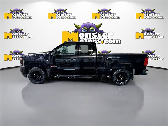 Used 2018 Chevrolet Silverado 1500 LT w/ Midnight Edition image 7