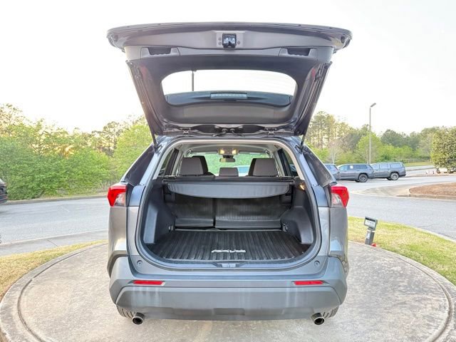 Used 2021 Toyota RAV4 LE AWD/4WD image 30