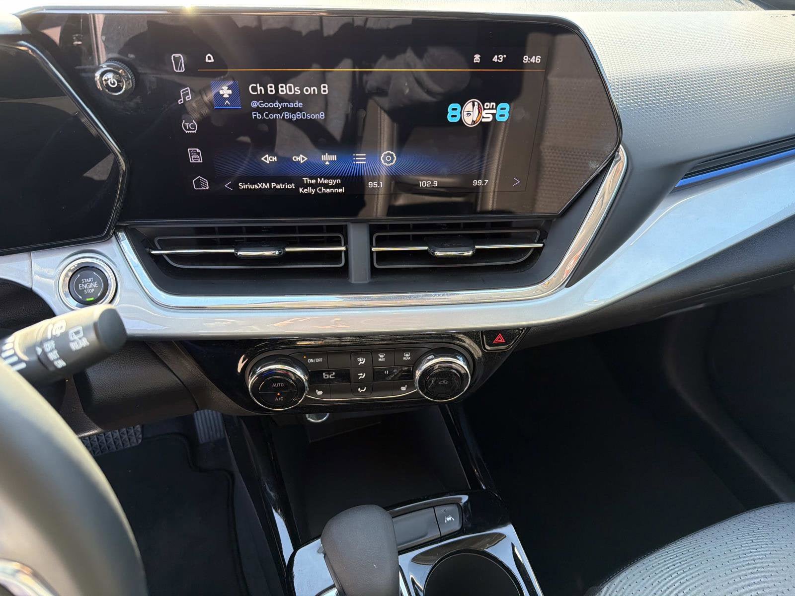 Certified 2025 Chevrolet Trax LT w/ LT Convenience Package image 9