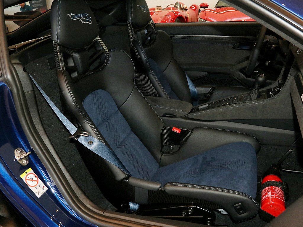 Used 2024 Porsche 718 Cayman GT4 RS RWD image 19