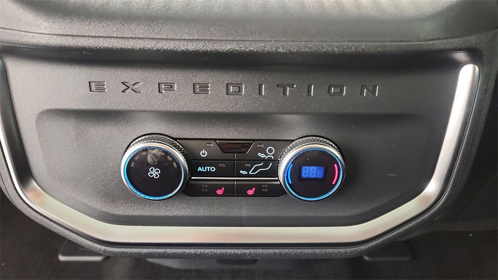 New 2025 Ford Expedition Max Platinum w/ Driver's Package image 31