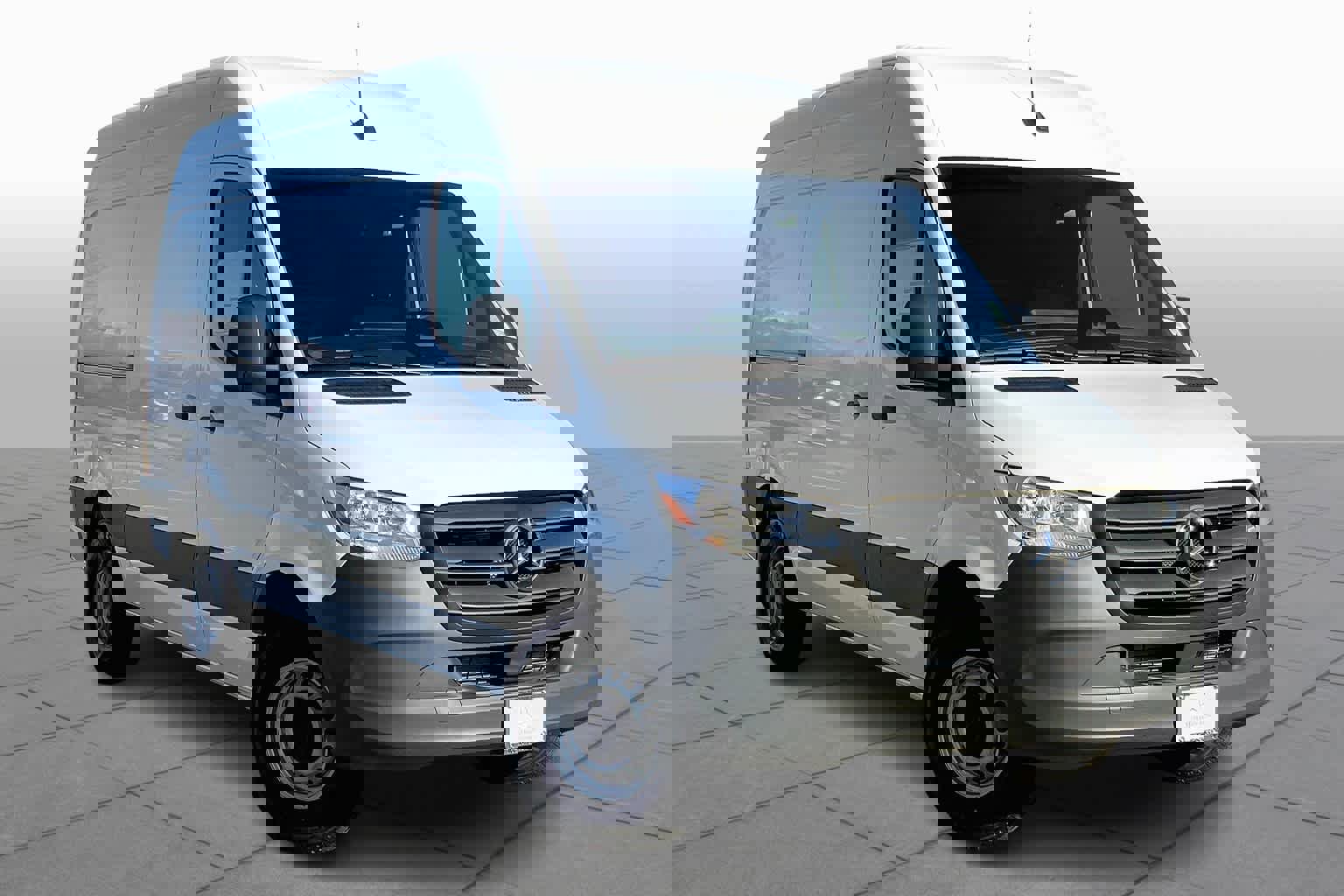 Used 2025 Mercedes-Benz Sprinter 2500 image 2