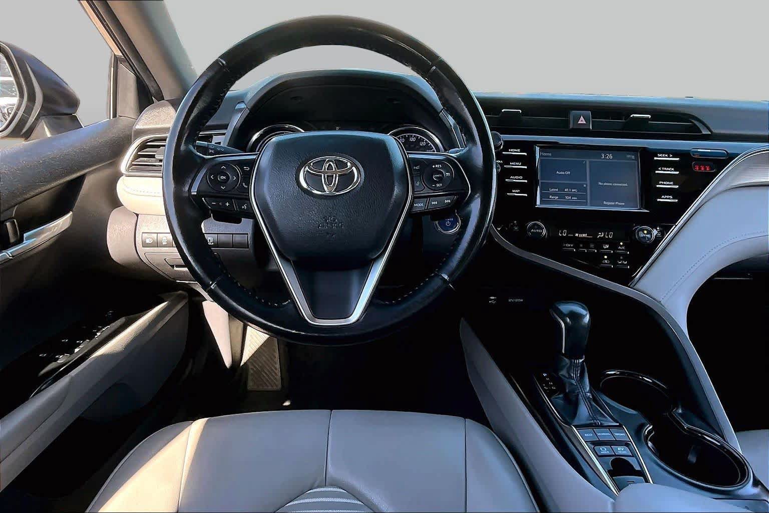 Used 2019 Toyota Camry SE FWD image 6