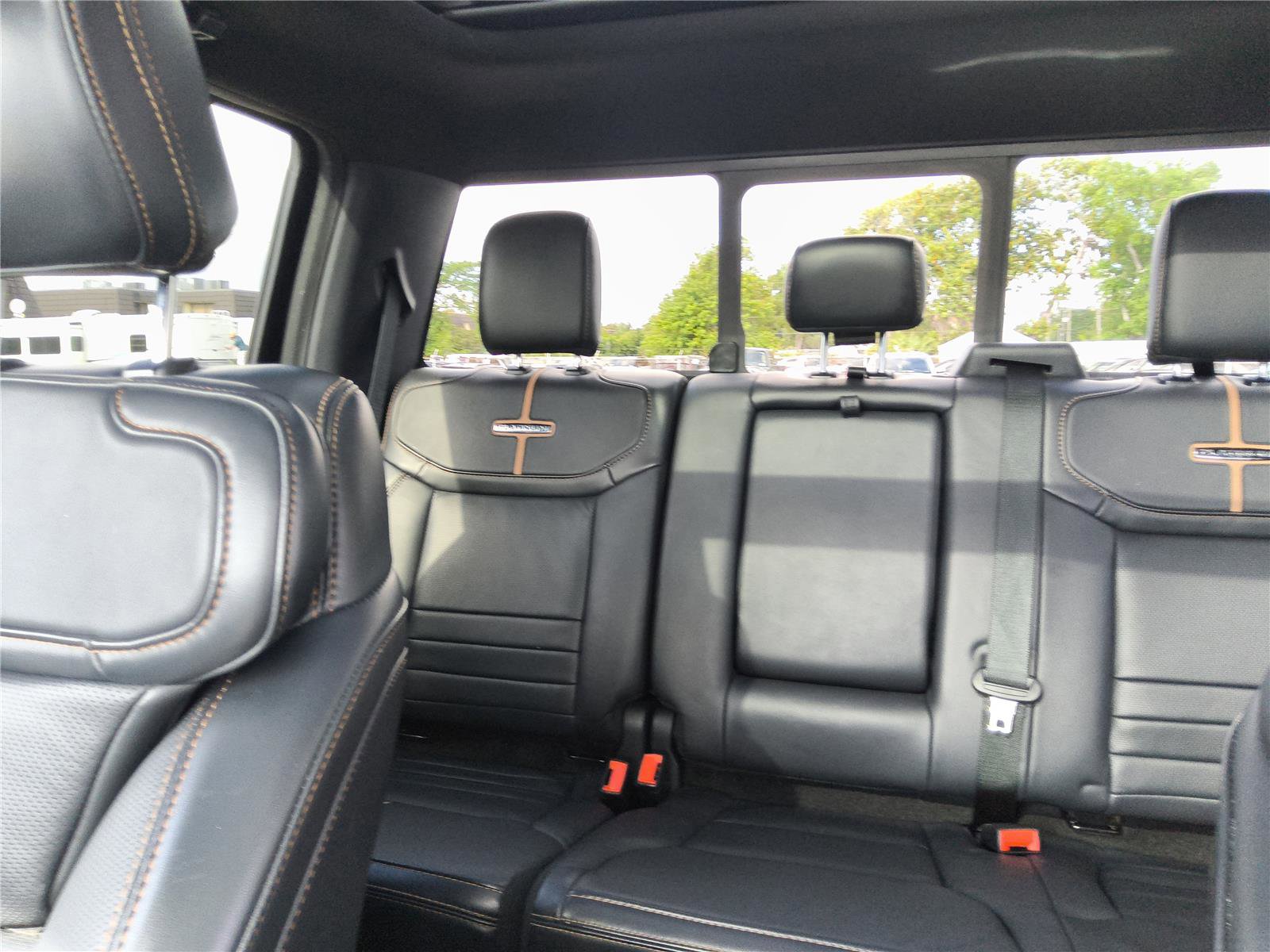 Used 2024 Ford F350 Platinum w/ Tremor Off-Road Package image 17