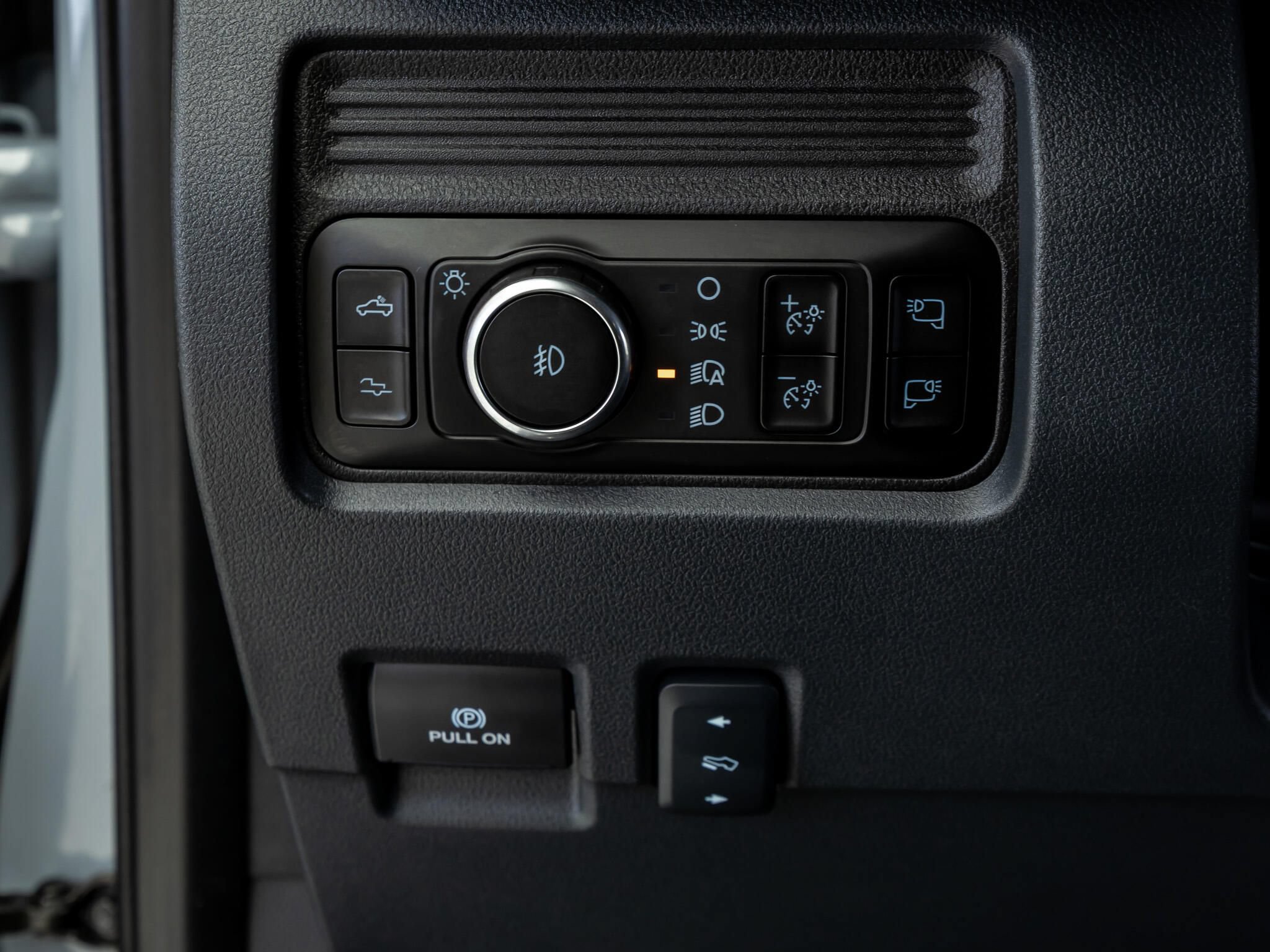 Used 2025 Ford F450 Platinum AWD/4WD image 19