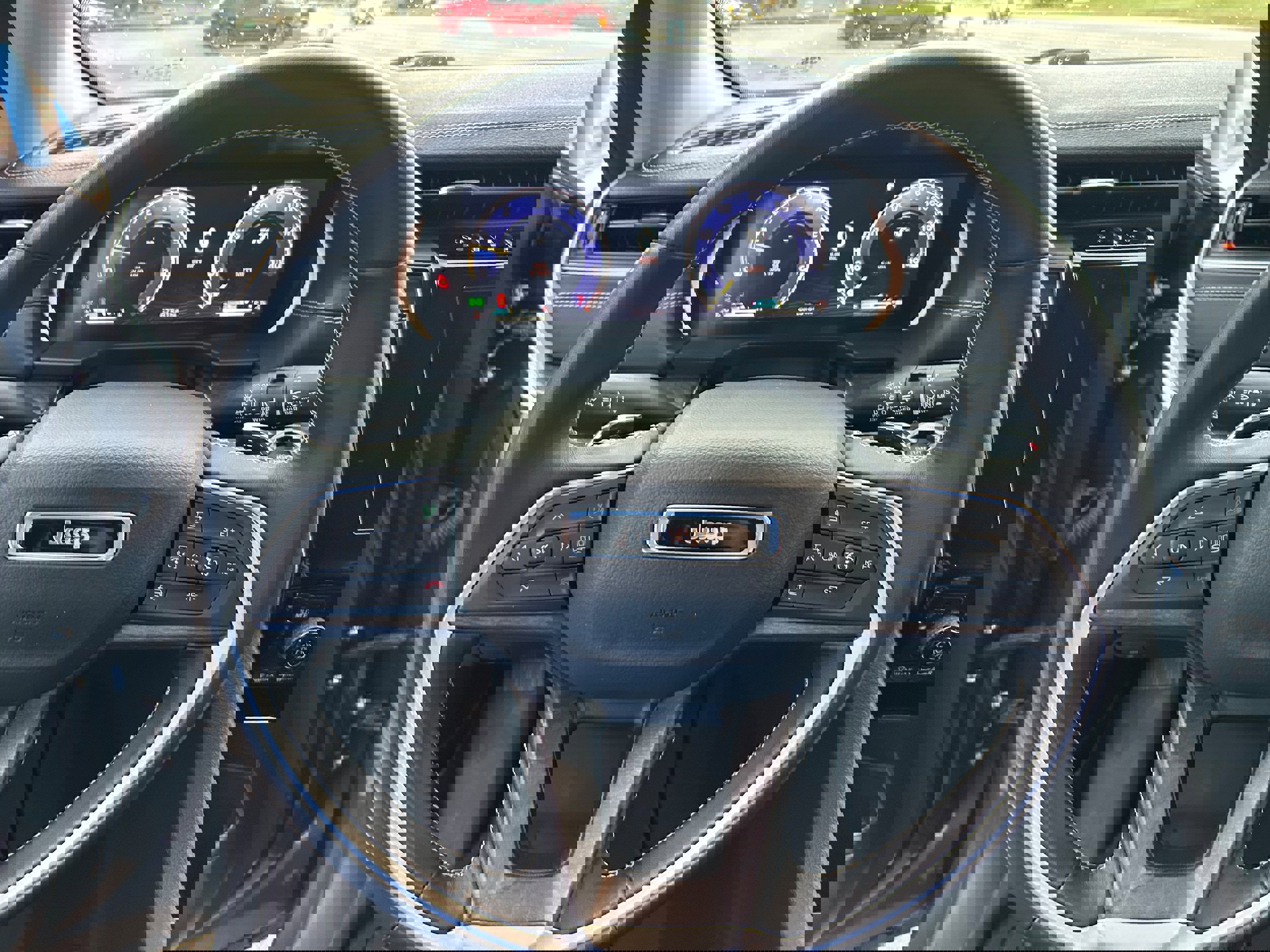 Used 2022 Jeep Grand Cherokee Limited image 16