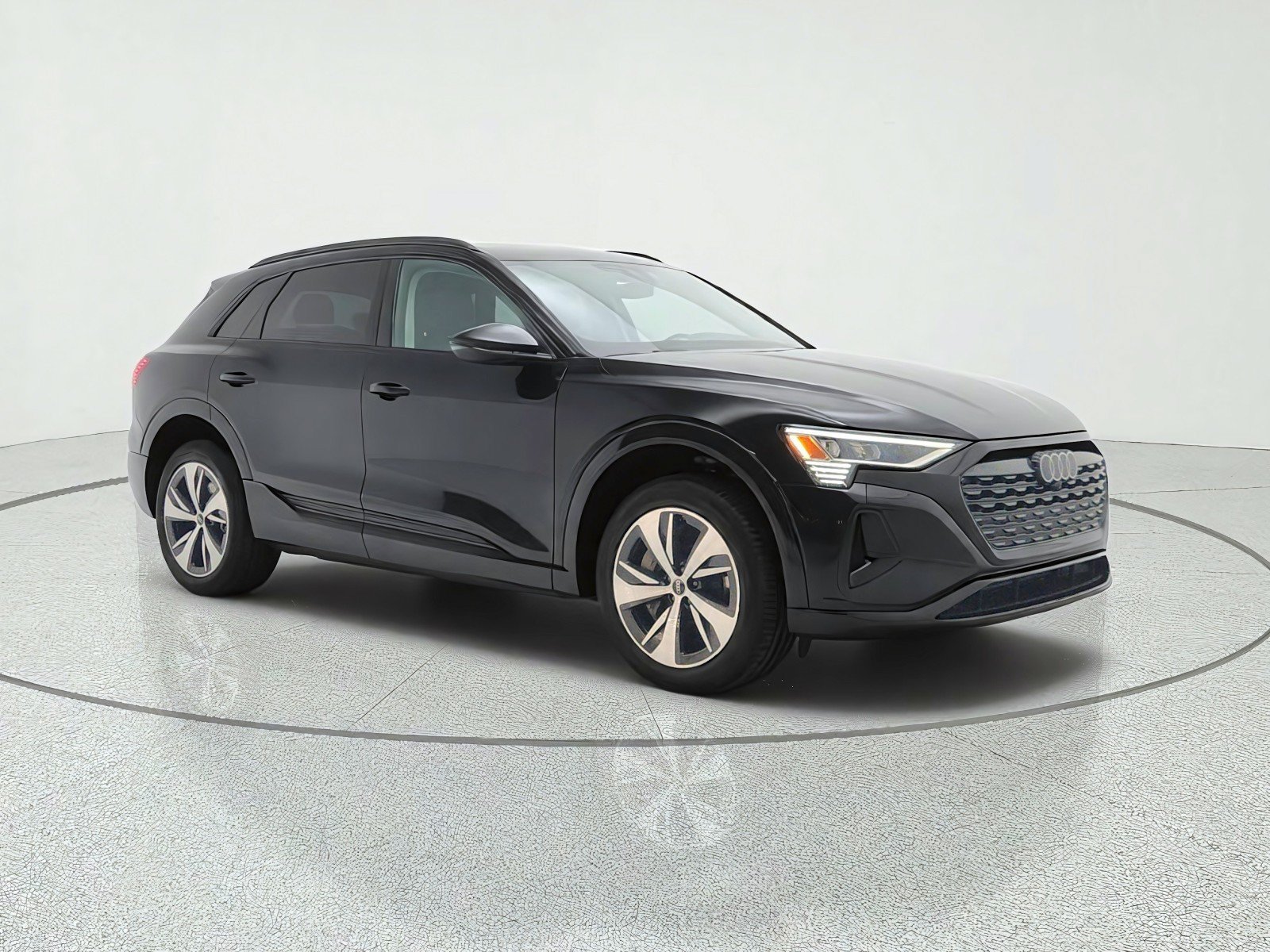 Used 2024 Audi Q8 e-tron Premium AWD/4WD image 3
