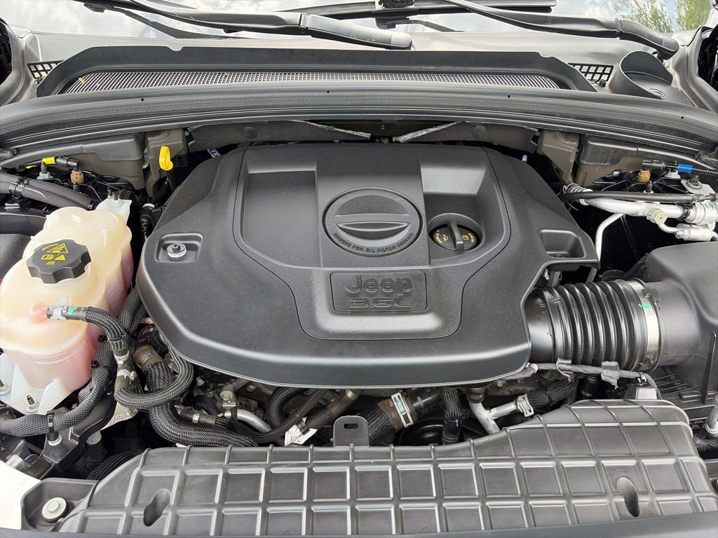 Used 2023 Jeep Grand Cherokee Overland AWD/4WD image 23